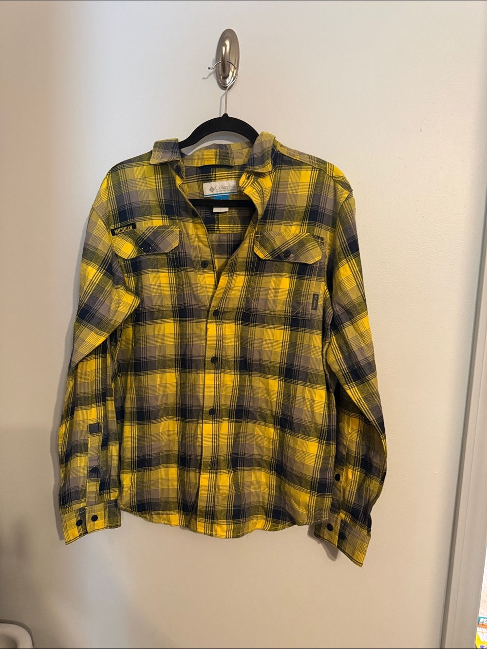 Columbia Michigan Wolverines Plaid Flannel Maize Navy Blue Small Button Down